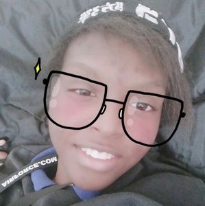 Meet your Posher, Alexis